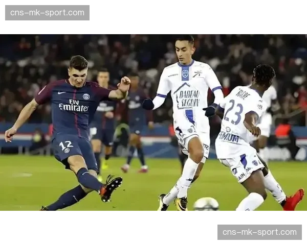 半场消息：洛里昂1-0领先克莱蒙，主队通过前场压迫已创造5次射门机会