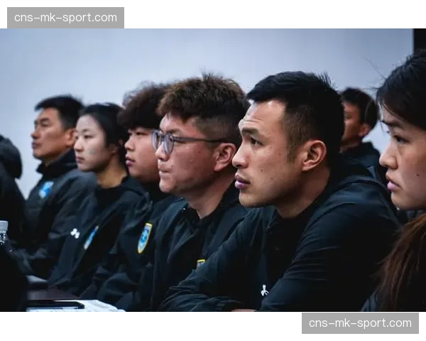 南通支云新帅携教练组首次公开亮相主场